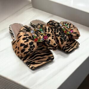 BETSEY JOHNSON DAISYY SLIDE SANDALS SZ 8